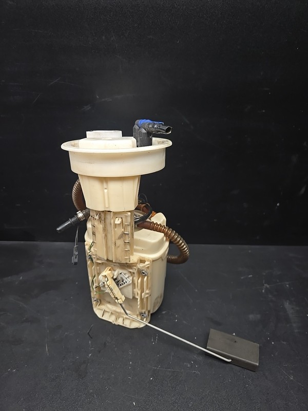 2002-2006 AUDI TT COUPE MK1 1.8L - In-Tank FUEL PUMP Assembly 8L0919051N