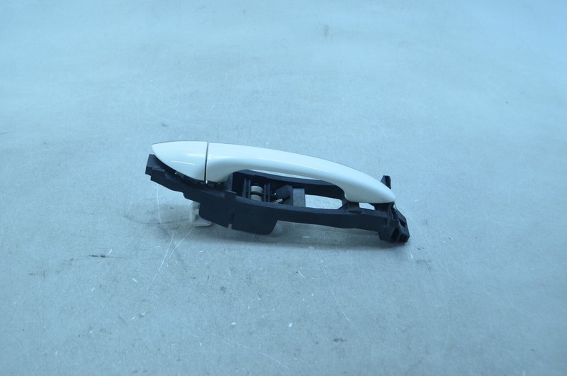03-06 MERCEDES-BENZ W211 E320 REAR RIGHT SIDE EXTERIOR DOOR HANDLE SILVER OEM