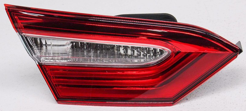 OEM Toyota Camry Left Driver Side Halogen Tail Lamp Lens Chip 81590-06620