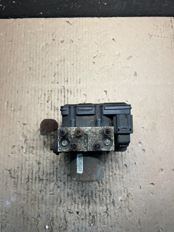 2014 2015 FORD E350 VanABS Anti Lock Brake Pump Module U9528 DG