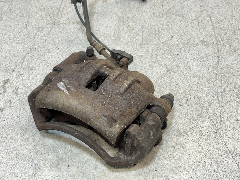 04-06 Mercedes Dodge Sprinter T1N 2500 Front Left Driver Side Caliper