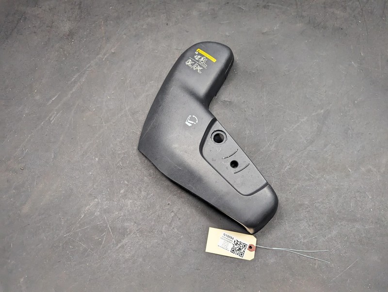 2nd Row Rear Right Seat Outer Cover 2018 Nissan Pathfinder 88405-3JA0A 2016-20 X