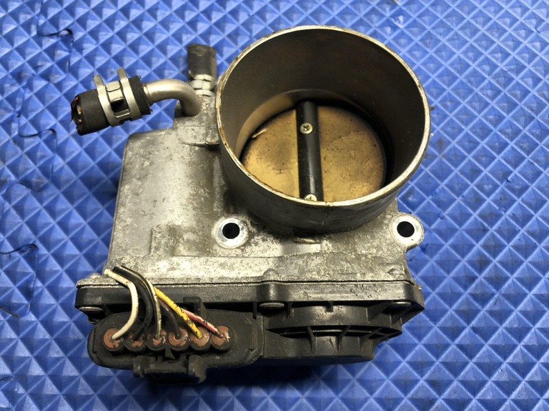 04-10 Toyota Highlander Throttle Body/valve Assy 3.3L V6 OEM