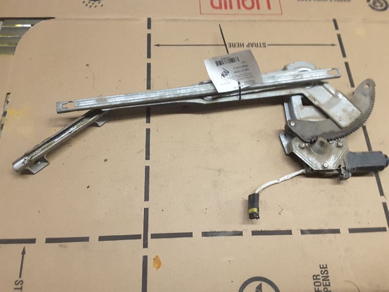 94 95 96 97 98 99 00 01 02 DODGE RAM 2500 PICKUP R. FRT WINDOW REGULATOR ELEC