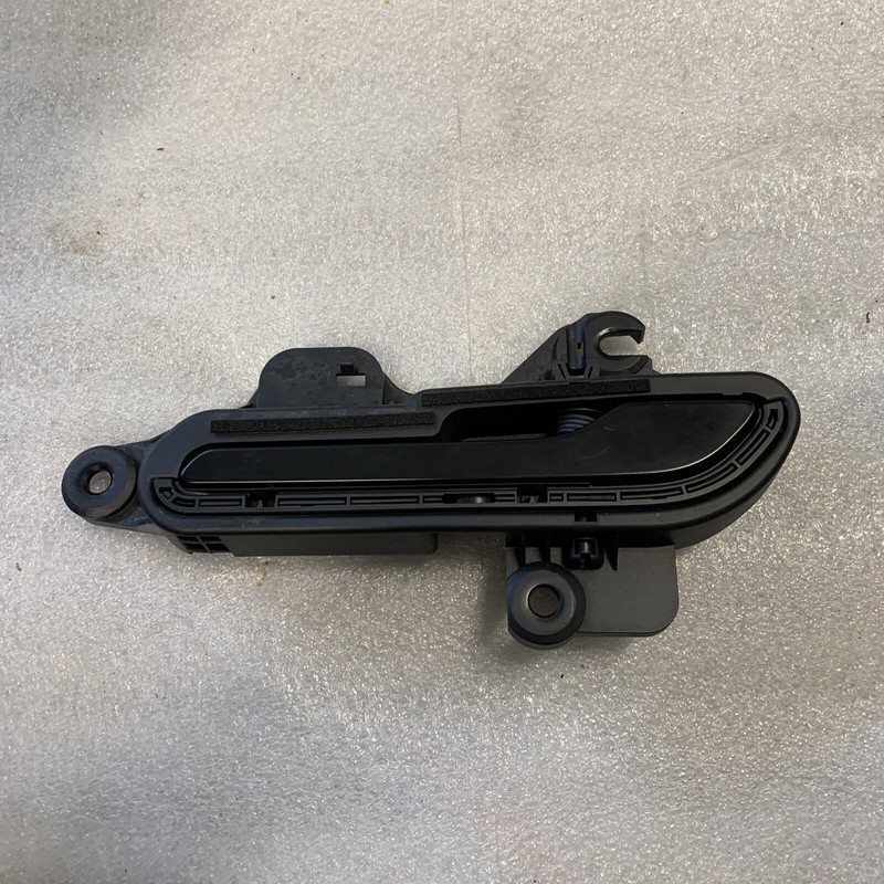 TESLA MODEL Y REAR LEFT DRIVER SIDE EXTERIOR DOOR HANDLE OEM 2020-2022 2266 B41
