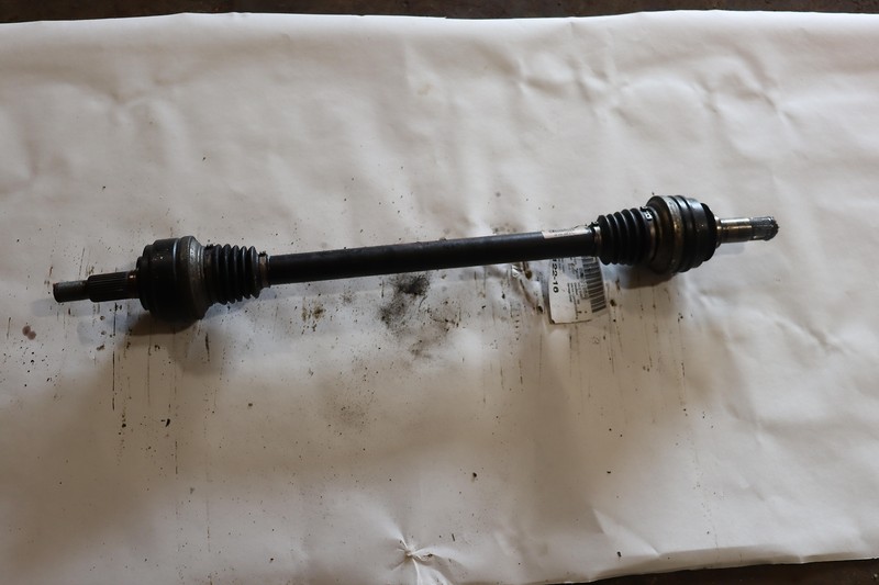 2011-2015 AUDI Q7 AWD REAR RIGHT PASSENGER SIDE AXLE SHAFT CV U JOINT OEM