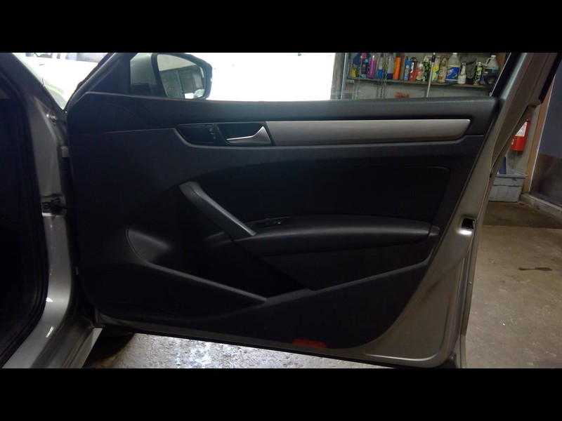 PASSAT 2014 Passenger Right Front Door Trim Panel 1676635