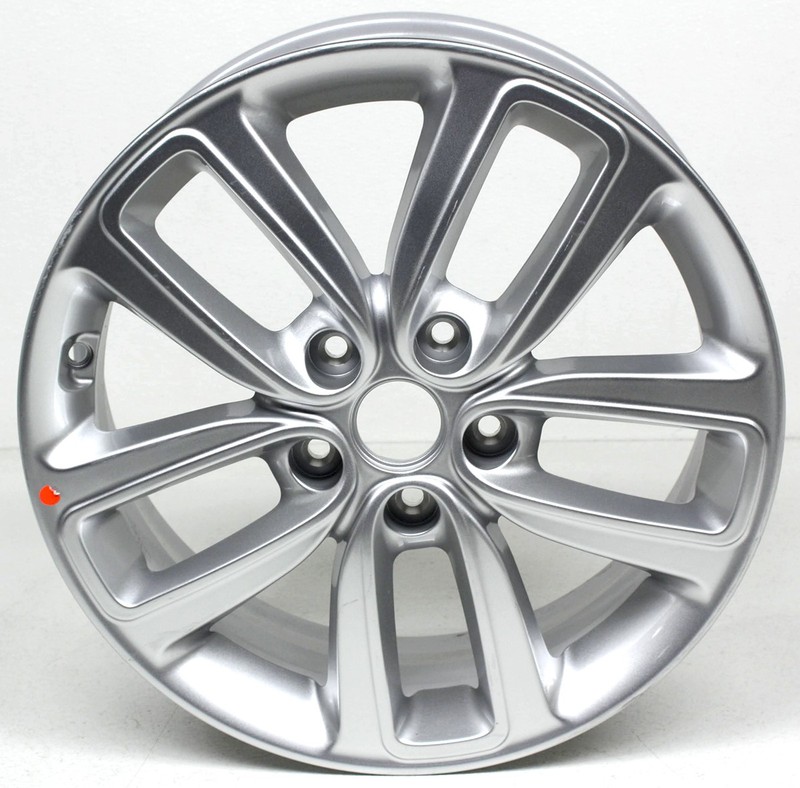 OEM 17 Inch Wheel For KIA Soul (Gas) 52910-B2270 Scratches Marks