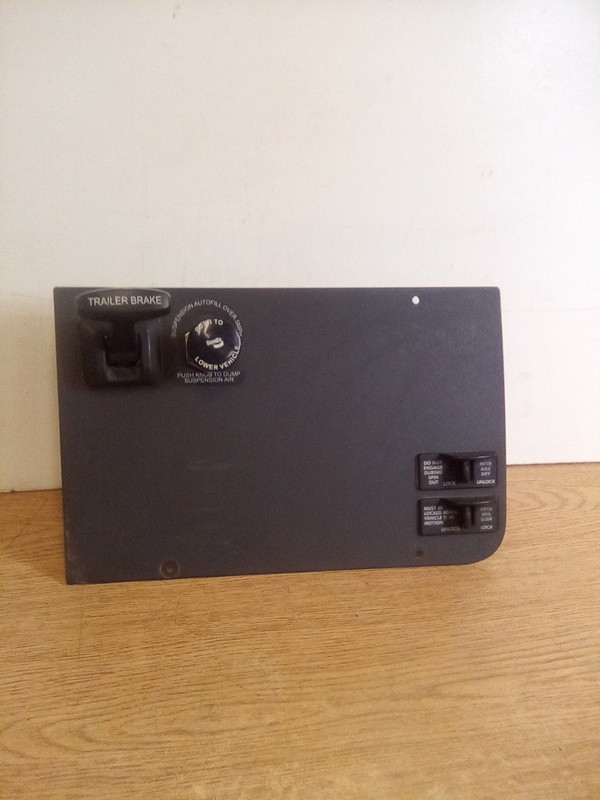 Freightliner Cascadia Switch Panel