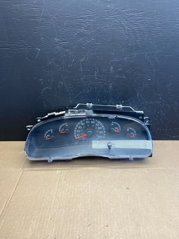 2001-2002 Ford Econoline E250 E350 Van Speedometer Instrument Cluster ab9212 DG