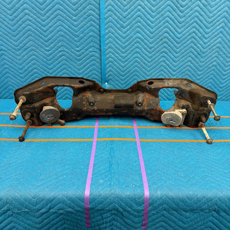 1987–1991 Volvo 780 Bertone Front Suspension Subframe Crossmember OEM 1330102
