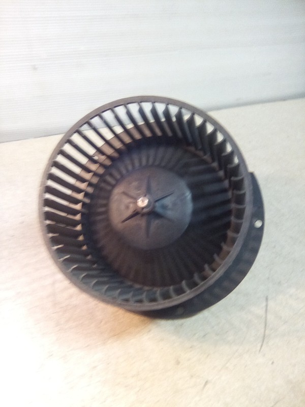International MEI 22302000 12V Blower Motor