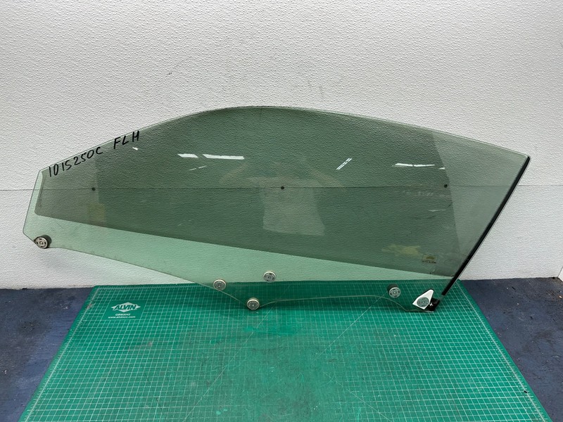 10-12 Lexus IS250 IS350 FRONT LEFT DRIVER SIDE DOOR WINDOW GLASS OEM