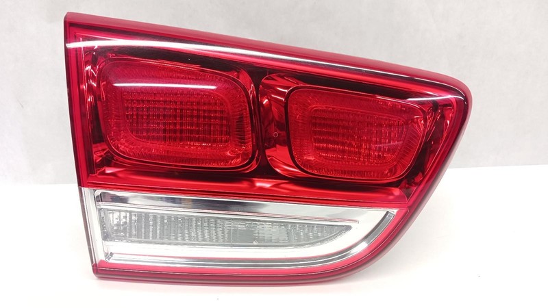 16-'18 KIA SORENTO Left driver inner Taillight incandescent OEM Grade A!
