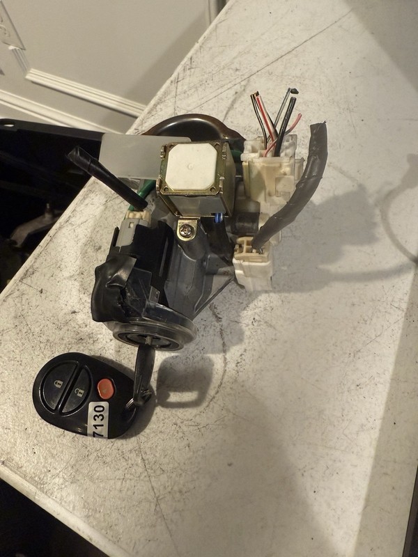 2004-2010 Toyota Sienna Ignition Switch w/ Key & Immobilizer OEM