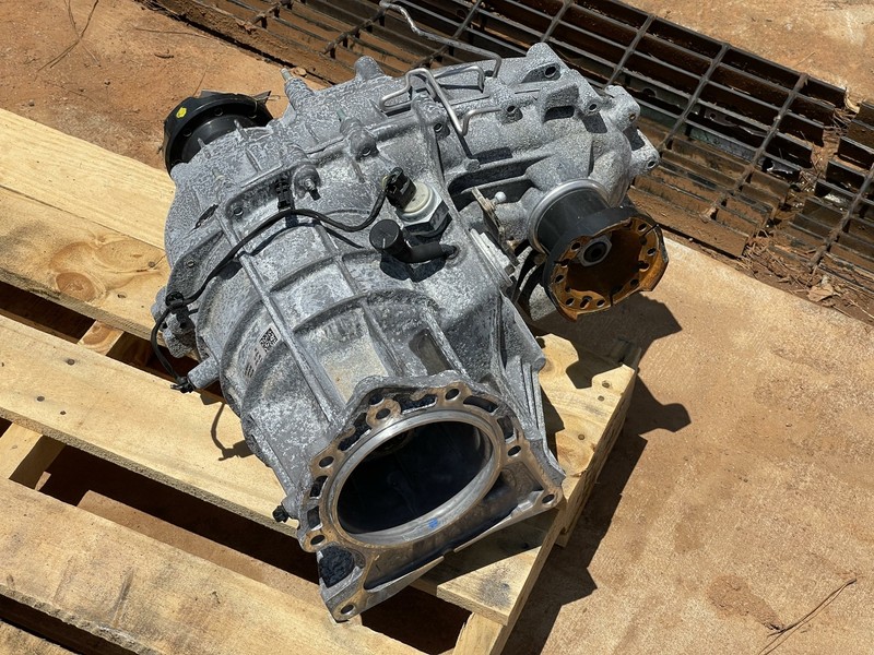 18 19 JEEP WRANGLER 3.6L AT 4X4 TRANSFER CASE OEM 5K MILES