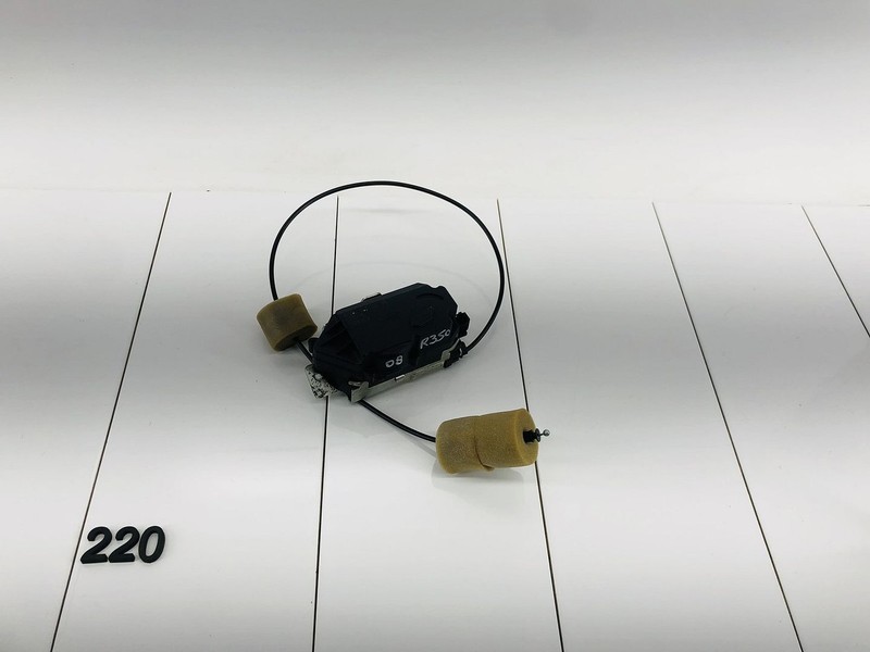 06-12 MERCEDES BENZ R350 REAR LIFTGATE TAILGATE LOCK LATCH ACTUATOR OEM