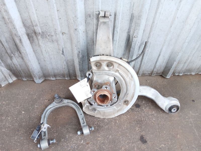 16-22 BMW G11 740i 750i Right Front Spindle Knuckle RWD 31206884378