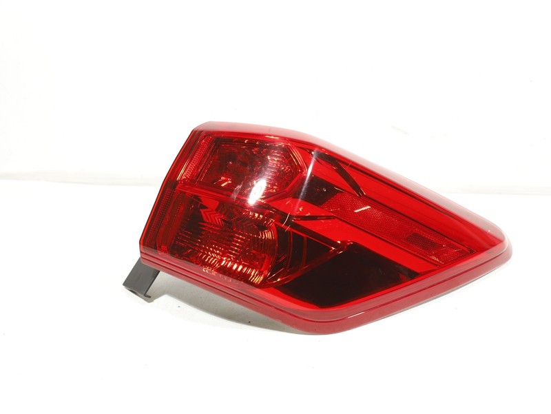 2017-2020 NISSAN Pathfinder Taillight Assembly RIGHT Passenger Side OEM 67K