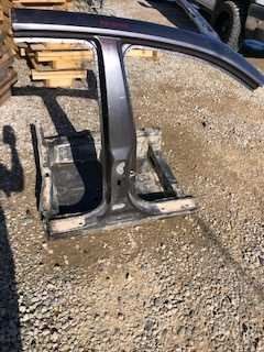 18 19 20 TOYOTA CAMRY RIGHT CENTER PILLAR