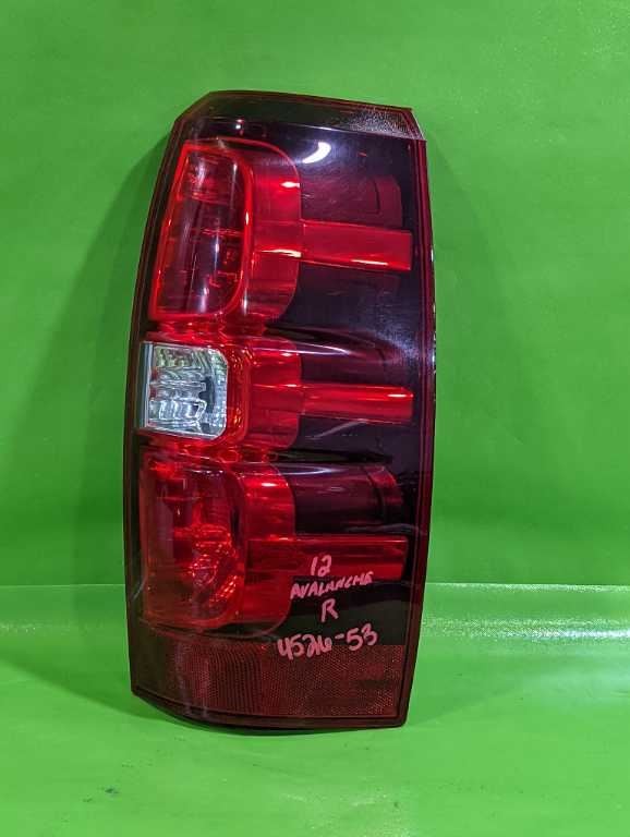 07-13 AVALANCHE PASSENGER RIGHT TAILLIGHT LAMP OEM 4526-53