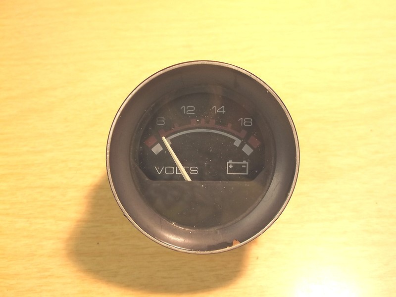 USED FARIA BOAT 8-18 VOLT BLACK GAUGE FREE SHIPPING