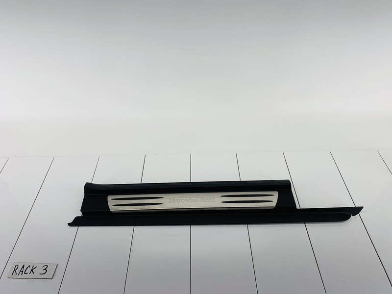 09-11 MERCEDES BENZ SLK300 FRONT RIGHT PASSENGER SIDE DOOR SILL SCUFF PLATE OEM