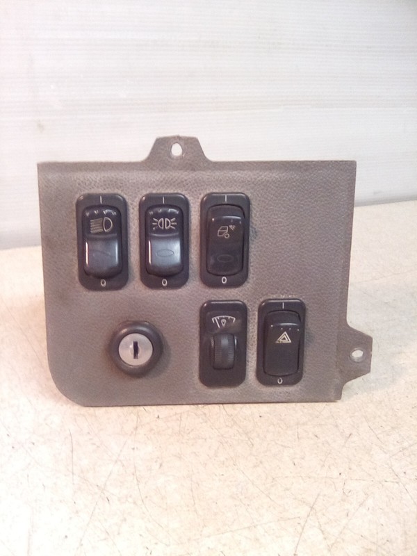2014 Peterbilt 386 S64-6015-650 Dash Panel Ignition Switch "NO KEY"