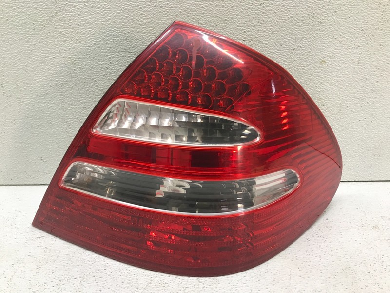 2003 - 2009 Mercedes E500 Rear Right RH Tail Light Assembly Genuine OEM Lamp