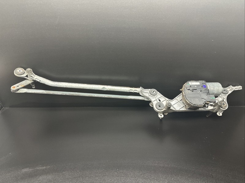 11-17 Porsche Cayenne 958 Front Windshield Wiper Linkage Motor Assembly OEM