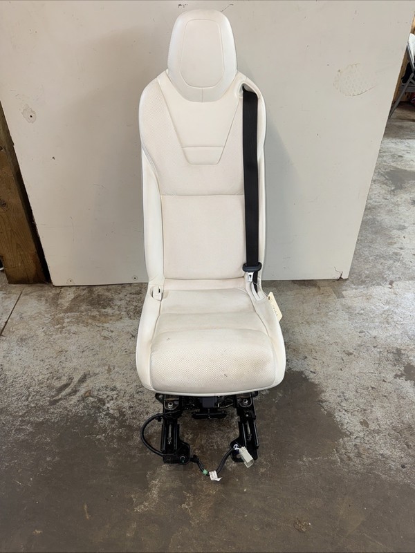 2016-2020 Tesla Model X 2nd Row Center/Middle Seat Leather White N9351
