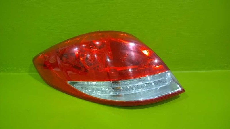 12 VELOSTER DRIVER LEFT TAILLIGHT LAMP OEM 3676-44