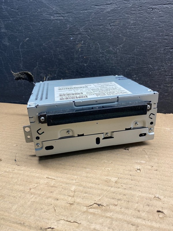 2008 to 2011 Volvo V70 CD Player Radio Head Unit OEM ad9487 DG