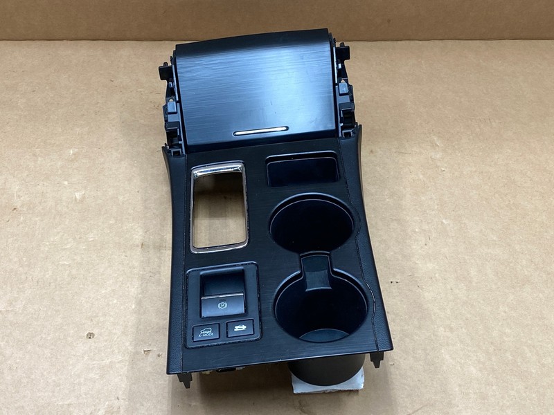 2015-2019 SUBARU OUTBACK CENTER CONSOLE CUP HOLDER SHIFTER TRIM BEZEL OEM LOT788