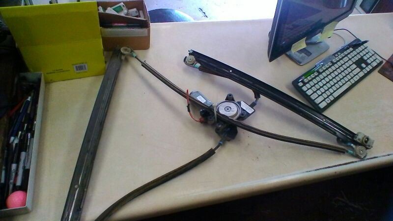 Driver Left Front Window Regulator Electric Fits 01-03 CARAVAN 89321