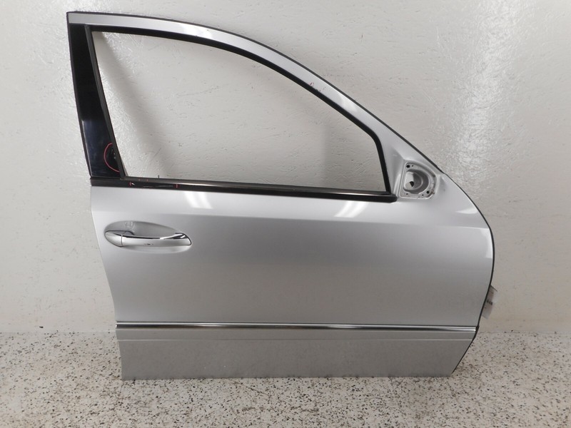 03 04 05 06 Mercedes-Benz E500 Front Right Passenger Door Assembly OEM Silver