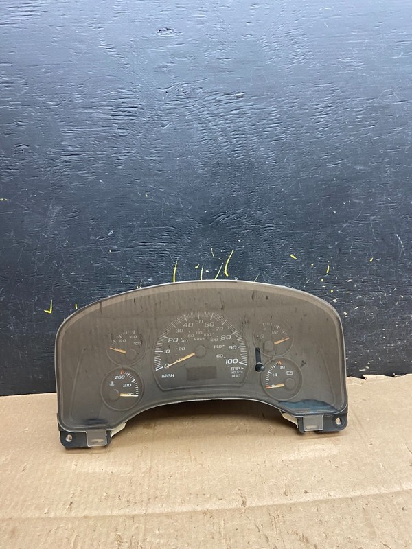 2004 to 2007 Chevrolet Express Speedometer Cluster Gauge OEMY5524 DG