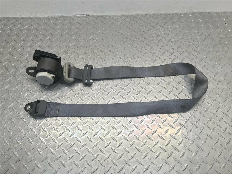 05 06 07 TOWN & COUNTRY CARAVAN PASSENGER 2ND ROW RETRACTOR OEM 1CK381D5AA