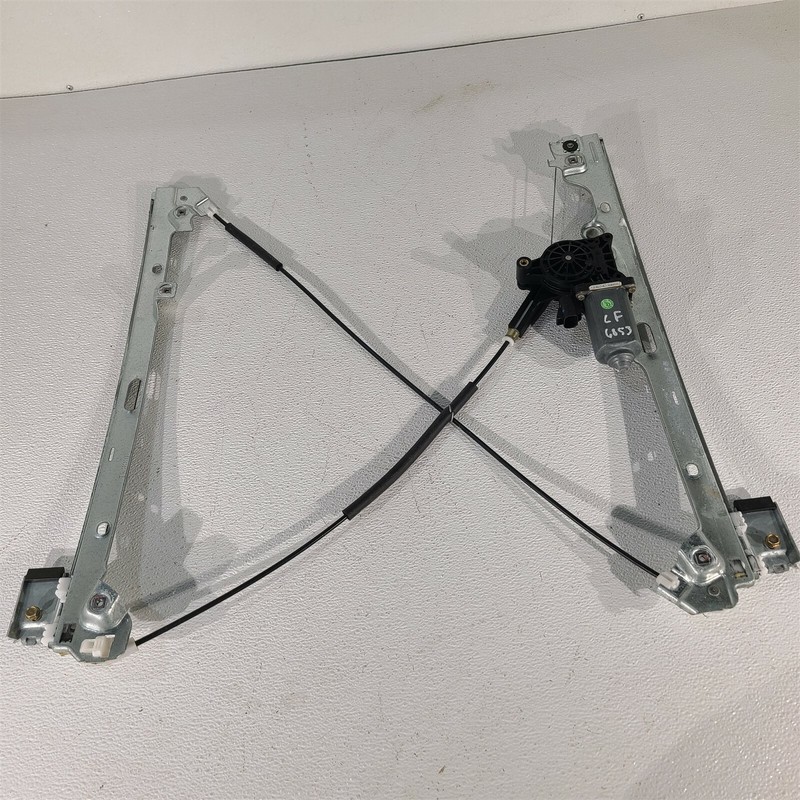 02-06 Escalade LH Driver Front Window Regular AA6853