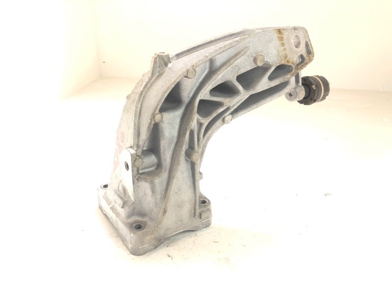 Infiniti Q50 2.0L Turbo 14-18 Front Right RH Engine Mount Bracket Support OEM