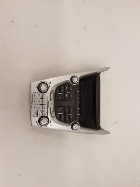 2010-2011 Chevy Equinox Radio Control Panel Opt UYE w/o Heated Seats
