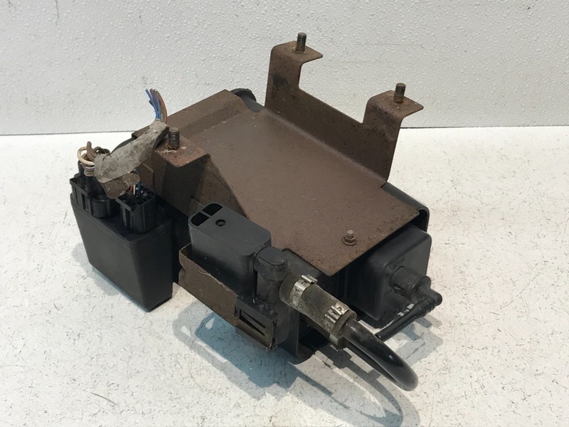 1998 Land Rover Range Rover Evaporative Charcoal Canister OEM