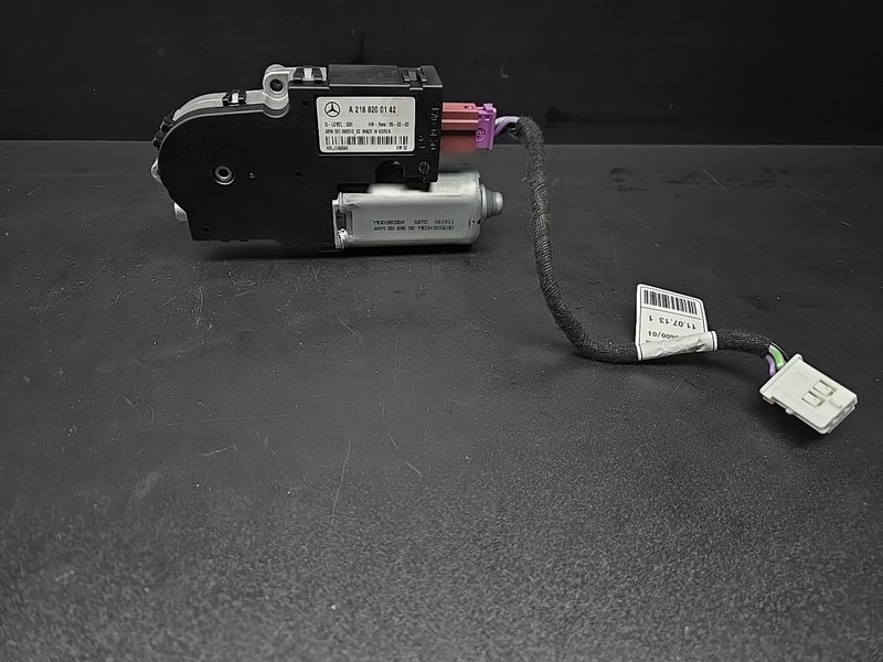 06-18 Mercedes W212 E350 E550 CLS550 Sunroof Sun Roof Motor A2188200142 Oem