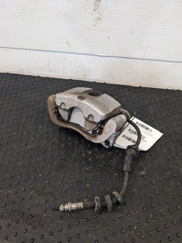 Passenger Caliper Front FWD Single Piston Fits 15-17 200 1186044