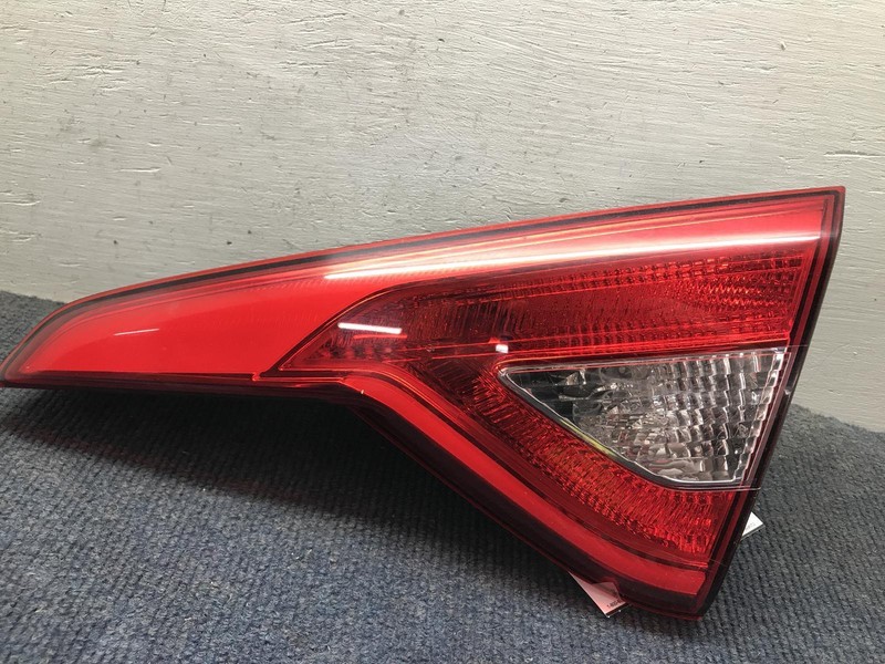 15-'17 HYUNDAI SONATA Right passenger inner Taillight incandescent OEM