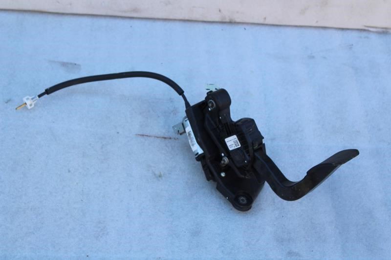 2018 2019 2020 2021 LINCOLN NAVIGATOR ACCELERATOR PEDAL