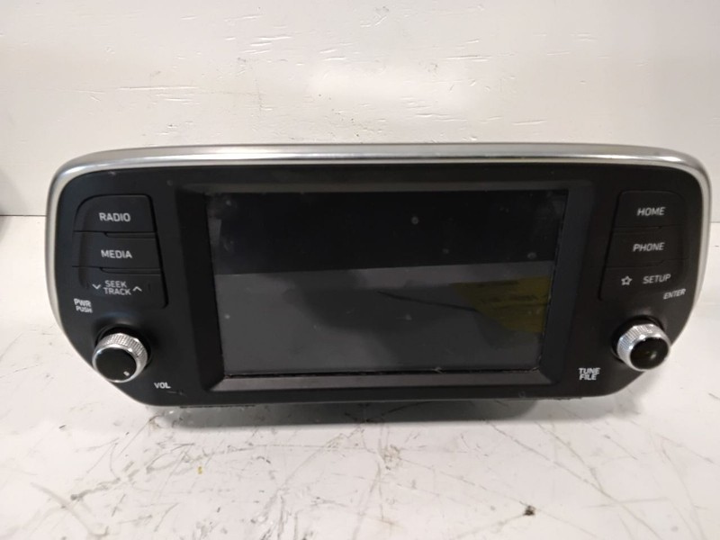 2019-2020 Hyundai SANTA FE Radio Receiver 7.0" Screen w/o Navigation