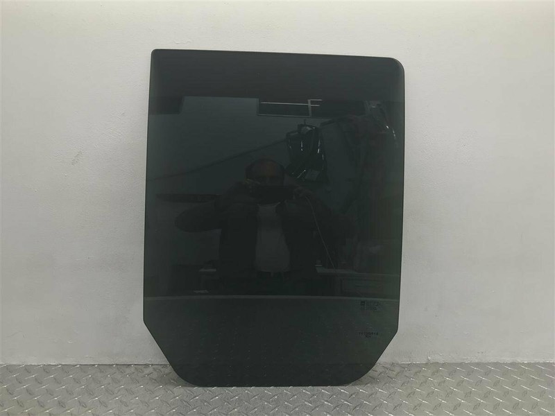 02 03 04 05 06 07 08 09 ENVOY TRAILBLAZER PASSENGER REAR DOOR GLASS OEM 278-0562