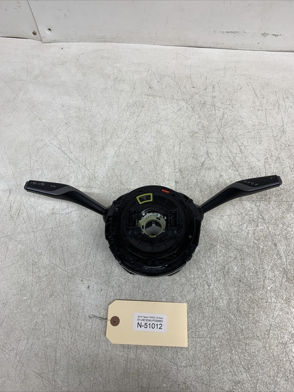 17-23 Tesla Model 3 Y Steering Column Module Clockspring 1097662-00-J 51012 B47