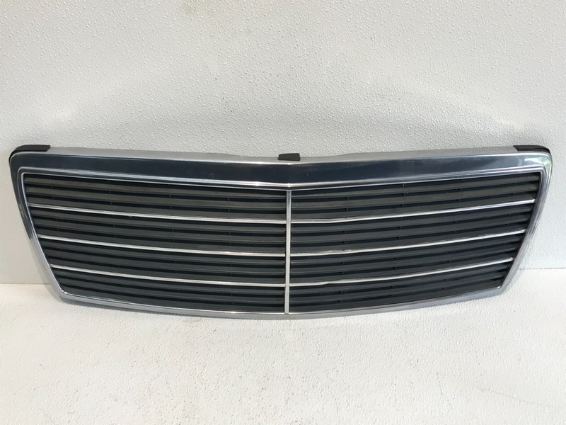 95-99 Mercedes W140 S500 S350 S420 Front Hood Radiator Grille Grill Chrome OEM